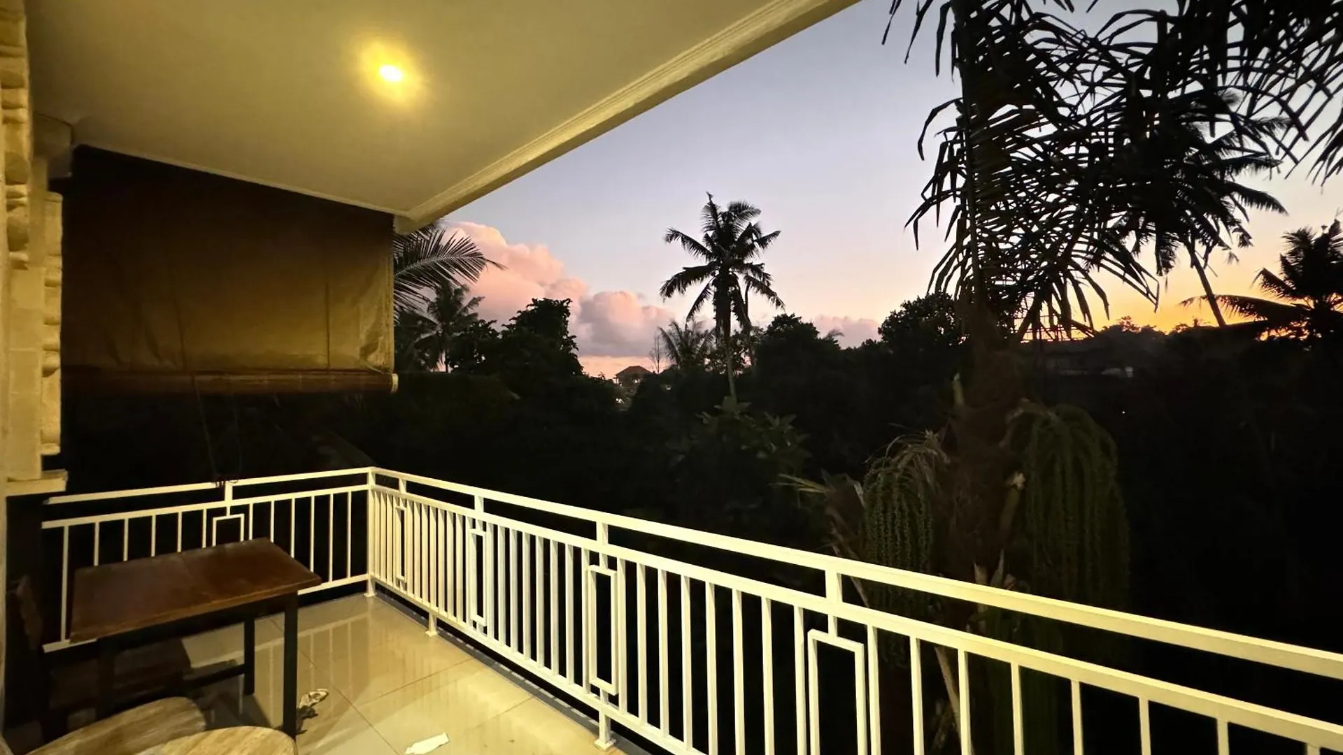 Pensión Hanaka Riverside Ubud