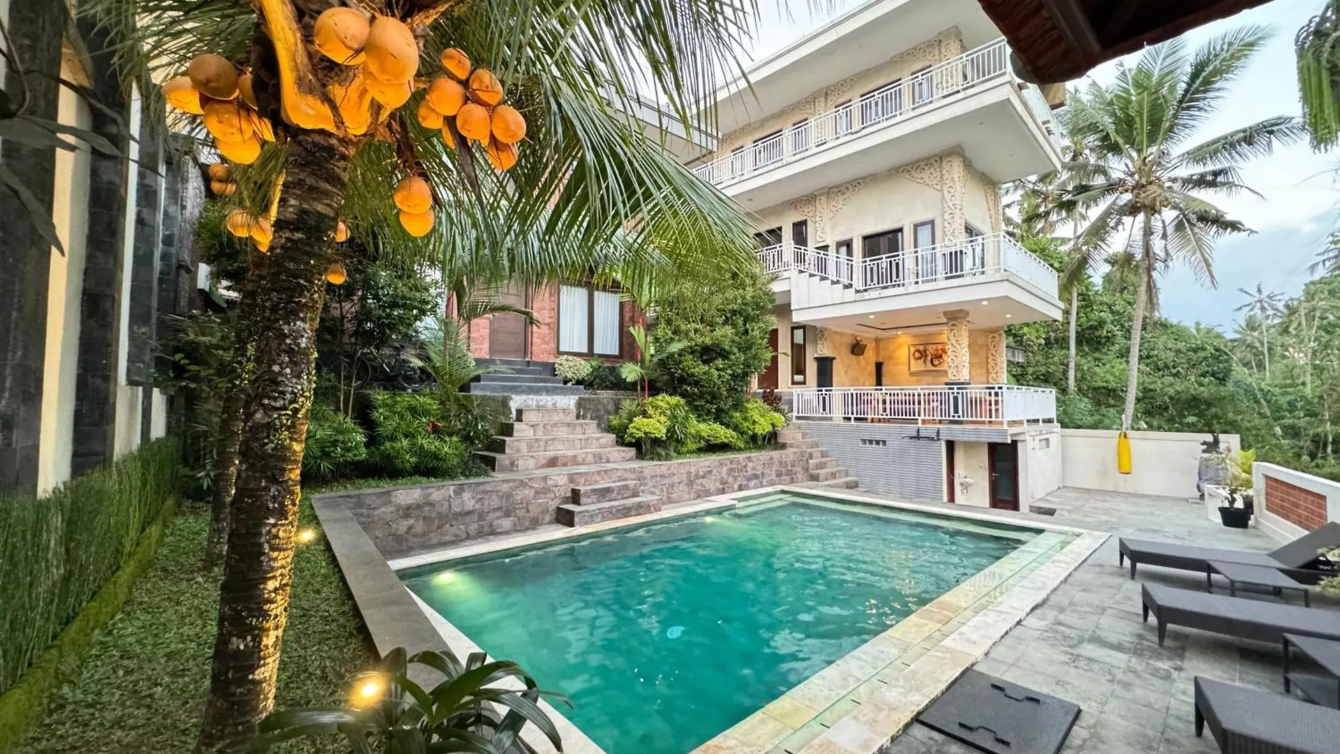 Pensión Hanaka Riverside Ubud