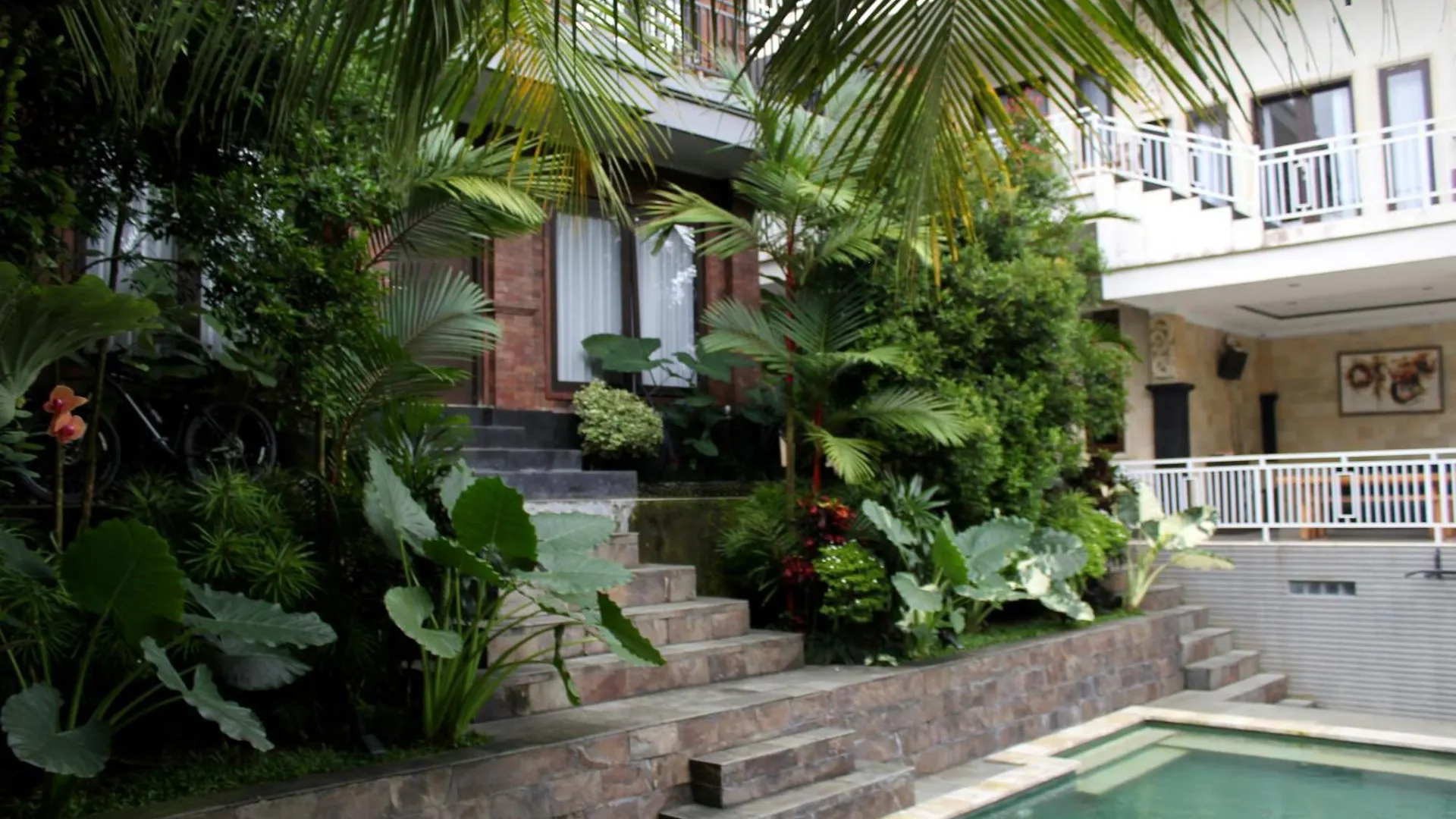 Hanaka Riverside Ubud 0*,
